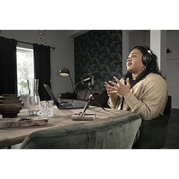 Shure MV7 Dynamic Mic for Podcasting Streaming USB XLR