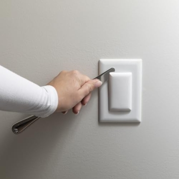 Qdos Safety StayPut Double Outlet Plug Cover for Kids