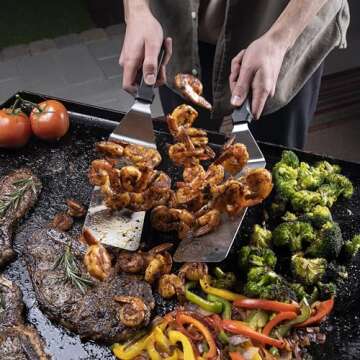 Blackstone 1542 5-Piece Professional Griddle Accessory Toolkit with 2 Squeeze Bottles, 2 Spatulas, and 1 Scraper