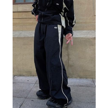 Trendy Men's Y2K Baggy Sweatpants for Comfort and Style