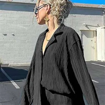 Stylish Two-Piece Pleated Outfit for All Occasions