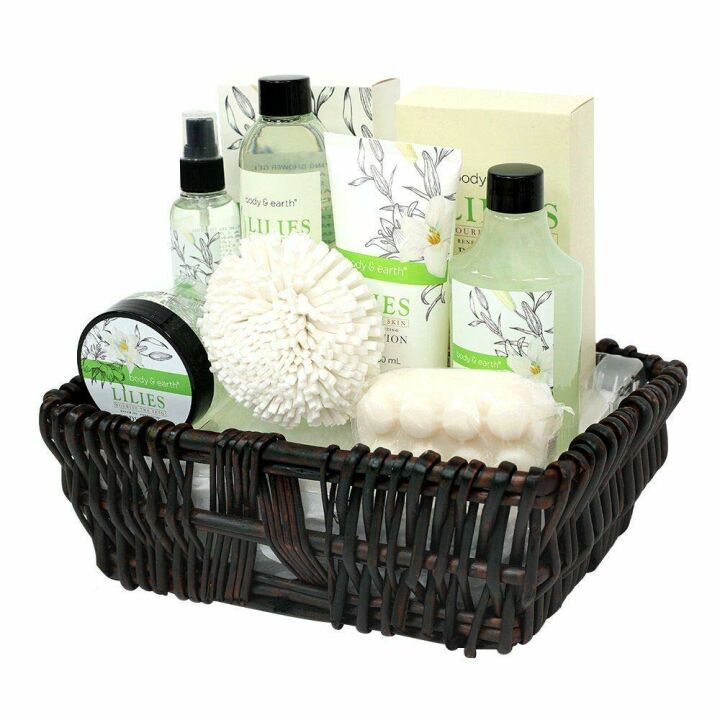 Charming Gift Baskets for Women - Earth Gifts