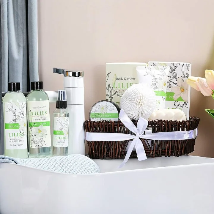 Charming Gift Baskets for Women - Earth Gifts