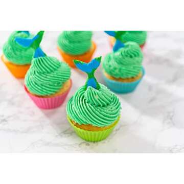 Bakerpan Premium Rolled Green Fondant for Cake Decorating - 1 Pound, Vanilla Flavor