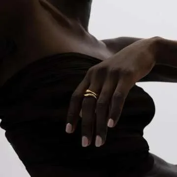 Hey Harper Gold Ring for Women - Gold Plated Stacking Waterproof & Sweatproof Jewerly Ring - Gift for Women - Everday Non Tarnish Cute Fashion Circle Ring