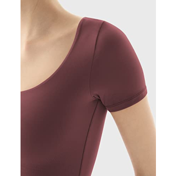 PUMIEY Women’s Slim Fit Tee - Stylish Scoop Neck Top