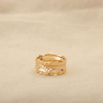 GNIRTSI Gold Lava Ring: Modern Minimalist Elegance