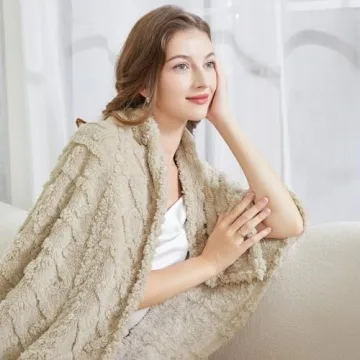 Aganear Fleece Throw Blanket - Soft, Lightweight & Stylish