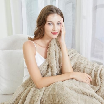 Aganear Fleece Throw Blanket - Soft, Lightweight & Stylish