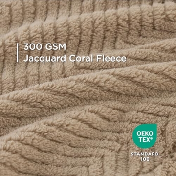 Soft Washable Pet Blankets - Cozy Fleece for Small Dogs