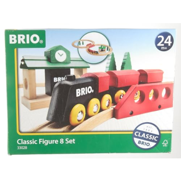 BRIO Classic Figure 8 Set - 22 Piece Wooden Train Toy