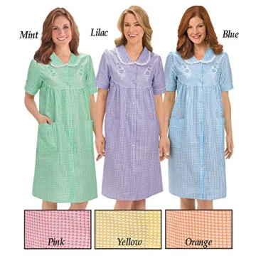 Gingham Women's Robe with Floral Accents - Medium