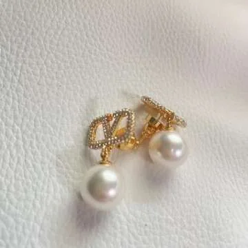 HXUFENGQIN Letter Rhinestone Earrings, Spring and Summer V Letter Rhinestone Pearl Earrings s925 Ladies Silver Needle Flash Diamond Pearl Earrings