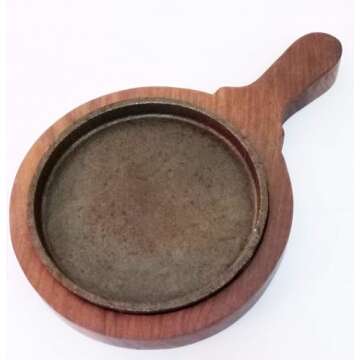 Sahishnu Round Cast Iron Fajita Plate Set with Wooden Base