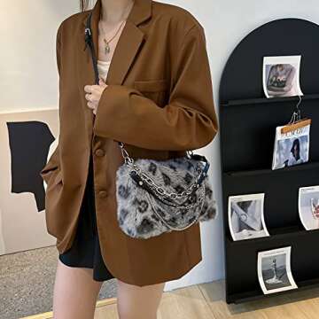 MCYFNG Y2K Purse Plush Bags Winter Accessories Girls Shoulder Bags Mini Purse for Outfit Chic Cool Chain Bags, Grey