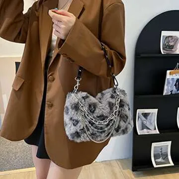 MCYFNG Y2K Purse Plush Bags Winter Accessories Girls Shoulder Bags Mini Purse for Outfit Chic Cool Chain Bags, Grey