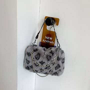 MCYFNG Y2K Purse Plush Bags Winter Accessories Girls Shoulder Bags Mini Purse for Outfit Chic Cool Chain Bags, Grey
