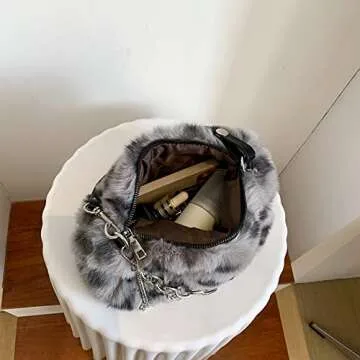MCYFNG Y2K Purse Plush Bags Winter Accessories Girls Shoulder Bags Mini Purse for Outfit Chic Cool Chain Bags, Grey