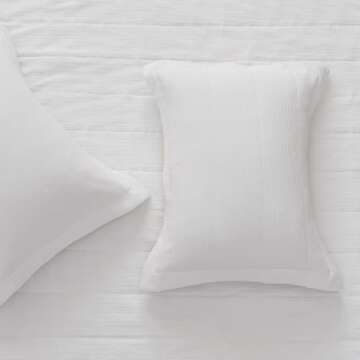 Great Bay Home Textured Spandex Full/Queen Quilt Set Includes Shams. White Heavyweight Bedspread, All-Season Coverlet Bedding Set. Luxurious Warm Bedding Set