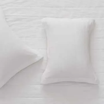 Great Bay Home Textured Spandex Full/Queen Quilt Set Includes Shams. White Heavyweight Bedspread, All-Season Coverlet Bedding Set. Luxurious Warm Bedding Set