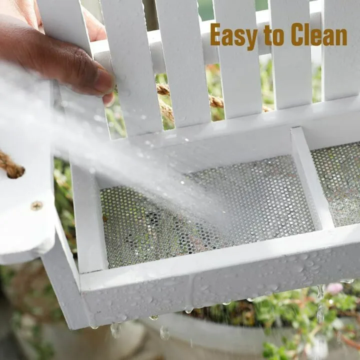 Charming Swing Wild Bird Feeder for Outdoor Spaces