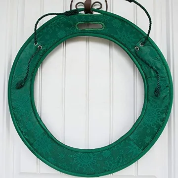 Door Protecting Holiday Wreath Pad for 24-26 Inch Wreaths