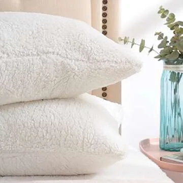 Reafort Ultra Soft Sherpa Pillowcases Pillow Covers Standard Size 20"x26" Pack of 2 with Zipper Closure (Cream, 20”x26” Standard Sham)