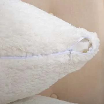 Reafort Ultra Soft Sherpa Pillowcases Pillow Covers Standard Size 20"x26" Pack of 2 with Zipper Closure (Cream, 20”x26” Standard Sham)