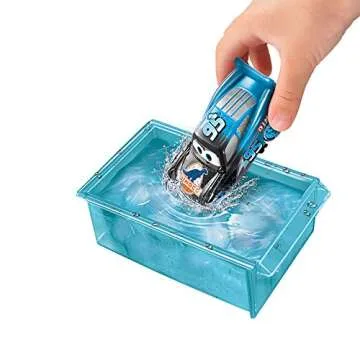 Mattel Disney and Pixar Cars Dinoco Car Wash Playset with Pitty & Lightning McQueen Toy Cars, Water Play & Color Change