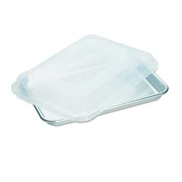 Nordic Ware Natural Aluminum Commercial Baker's Quarter Sheet with Lid