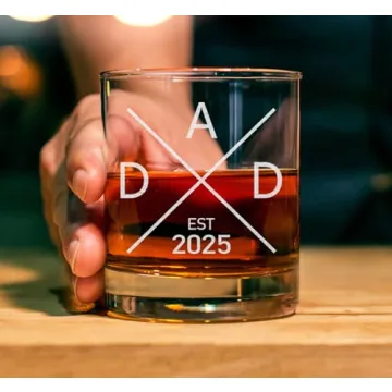CARVELITA Dad Est 2025 Whiskey Glass - Pregnancy Announcements For Dad - 11oz Old Fashioned Bourbon Rocks Glass For Expecting Father - Dad To Be Gifts - Funny New Dad Gifts - First Time Dad Gifts