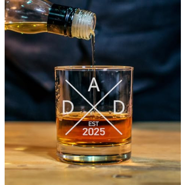 CARVELITA Dad Est 2025 Whiskey Glass - Pregnancy Announcements For Dad - 11oz Old Fashioned Bourbon Rocks Glass For Expecting Father - Dad To Be Gifts - Funny New Dad Gifts - First Time Dad Gifts