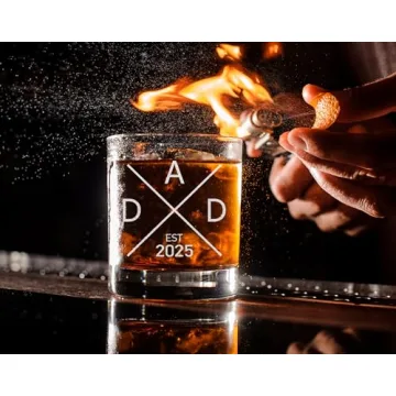 CARVELITA Dad Est 2025 Whiskey Glass - Pregnancy Announcements For Dad - 11oz Old Fashioned Bourbon Rocks Glass For Expecting Father - Dad To Be Gifts - Funny New Dad Gifts - First Time Dad Gifts