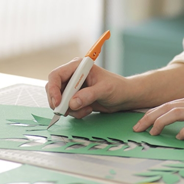 Fiskars Easy Change Detail Craft Knife with 3 Blades