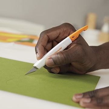 Fiskars Easy Change Detail Craft Knife with 3 Blades