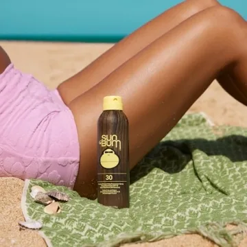 Sun Bum Original SPF 30 Sunscreen Body Spray | Broad Spectrum Moisturizing Sunblock with Vitamin E | Hawaii 104 Act Compliant (Octinoxate & Oxybenzone Free) | 6 oz