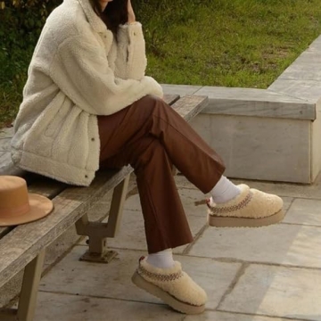 KIFIWUI Women's Cozy Fur-Lined Platform Mini Boots