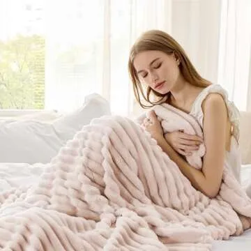 Luxurious Bedsure Pink Throw Blanket for Cozy Comfort