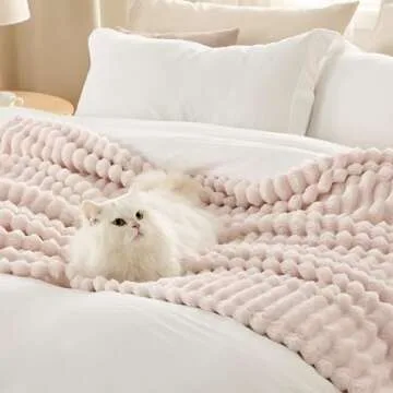 Luxurious Bedsure Pink Throw Blanket for Cozy Comfort