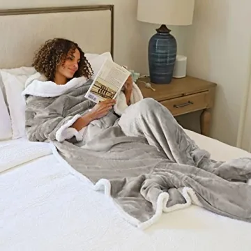 Catalonia Sherpa Wearable Blanket with Sleeves & Foot Pockets