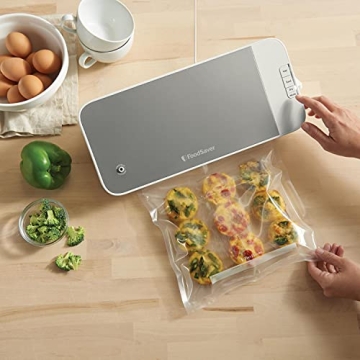 FoodSaver VS2150 Vacuum Sealer - Keep Food Fresh Longer