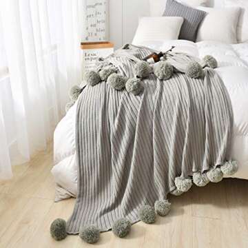 Fomoom Cozy Pom Pom Throw Blanket - Soft & Stylish