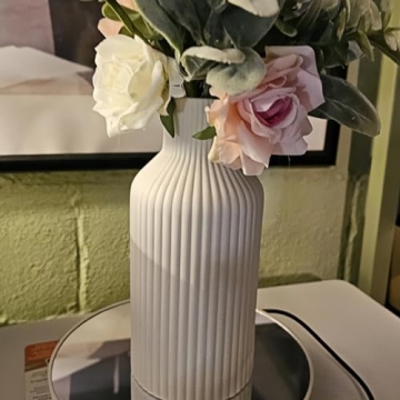 Elegant White Ceramic Flower Vase for Modern Homes