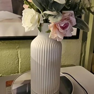 Elegant White Ceramic Flower Vase for Modern Homes