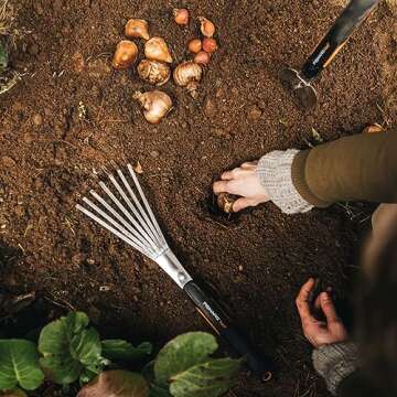 Fiskars Xact Hand Rake, Heavy Duty Gardening Hand Tool with Ergonomic Handle and Hanging Hole for Storage, Stainless Steel Head and Tines, Perfect for Maintaining a Raised Garden Bed