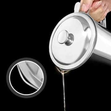 Bacon Grease Container,Kitchen Oil Container Can with Strainer and Anti-slip coaster tray for Store Meat Frying Oil and Cooking Grease Storage