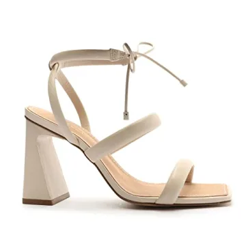 Plush CozyNest Throw Blanket Hypoallergenic & Stylish