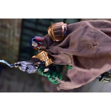 Cursed Earth Judge Dredd Exclusive 1:12 Scale Action Figure