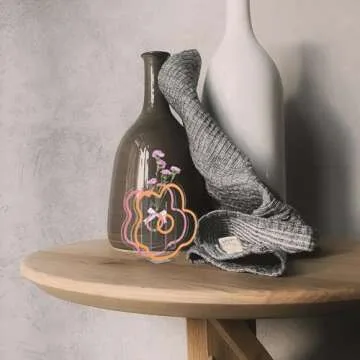 VOSAREA Clear Acrylic Vase Cloud Shaped Flower Vase Make Up Brush Pen Holder Elegant Modern Contemporary Design Vase for Home Office Wedding Decor