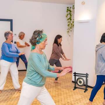 Woodstock Wind Chimes Desk Gong, Brass Hand-Hammered Bronze, Medium 12 - Inch Tall, for Meditation, Yoga, Classrooms, Offices, Great for Awareness, Relaxation